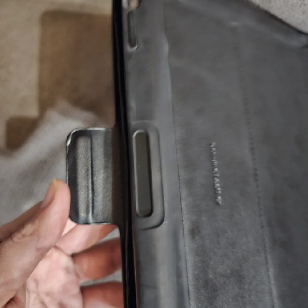 Speck WanderFolio Luxe iPad Case - Black